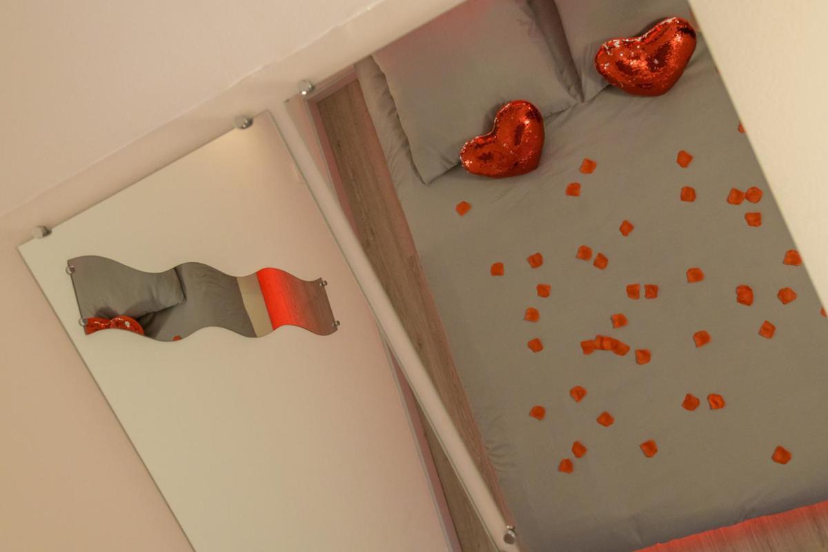 - Romantique Avec Privatif
